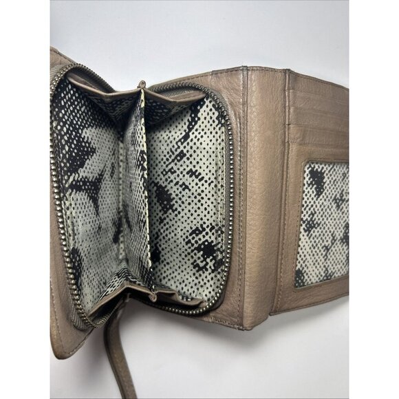 Ted Baker London Brown Trifold Wallet Wristlet Zip Coin - Picture 4 of 9